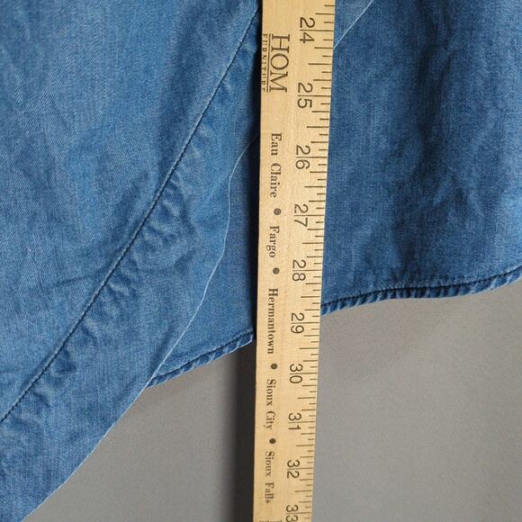 Soft Surroundings Shirt Womens M Blue Chambray Asymmetric Roll Tab - Picture 6 of 7